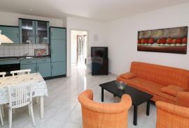 POREČ-kuća sa 5 apartmana, Poreč, Famiglia