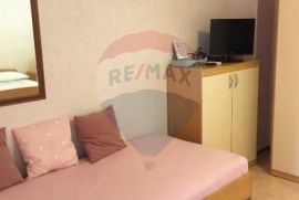 Istra, Umag, apartmanska kuća prvi red do mora, Umag, بيت