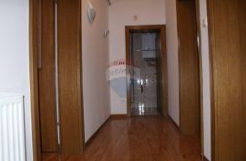 Zagreb, Sesvete, stan 76m2 sa terasom 50m2, Sesvete, Wohnung