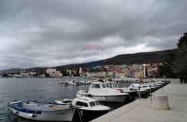 Selce - dvoetažni stan na samom moru !, Crikvenica, Stan