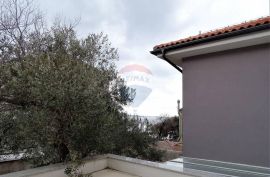 Selce - ekskluzivan stan, prvi red do mora !, Crikvenica, Appartment