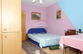 KUĆA SA 4 APARTMANA, SELCE, 300 m OD MORA, Crikvenica, بيت