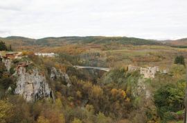 Kuća za adaptaciju u centru Pazina, Pazin, Casa