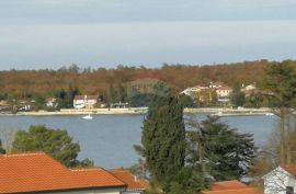 Dajla, kuća sa 4 apartmana, Novigrad, Дом