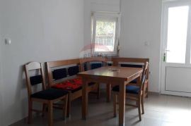 Novi Vinodolski, apartmanska kuća, Novi Vinodolski, House