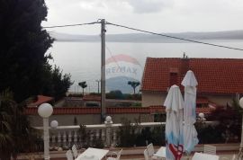 Selce hotel, Crikvenica, Εμπορικά ακίνητα