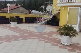 Selce hotel, Crikvenica, Εμπορικά ακίνητα