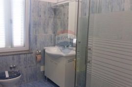 Selce hotel, Crikvenica, Commercial property