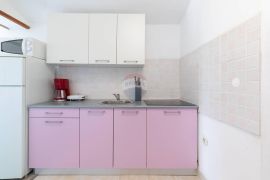 Istra, Medulin- Apartmanska kuća 50m od mora, Medulin, Ev