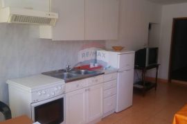 Istra, Banjole, apartmanska kuća 300m od mora, Medulin, Maison