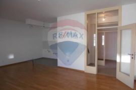 Iznajmljuje se poslovni prostor u centru grada, 72m2, Zagrad, Rijeka, Appartement