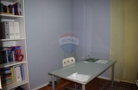 Stan centar, 1.kat, 5 soba, Rijeka, Apartamento