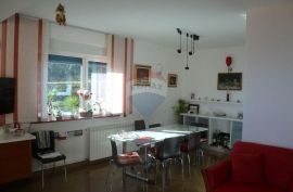 OPATIJA - IČIĆI - SAMOSTOJEĆA KUĆA - 1045 m2 - 6 STANOVA - BAZEN, Opatija - Okolica, Σπίτι