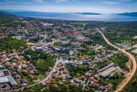 Marčelji - građevinski teren za poslovno stambeni objekt, halu, višestambenu gradnju, Viškovo, Terreno