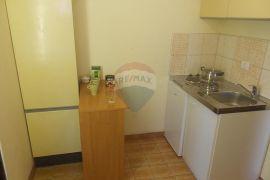 Medulin KUĆA S APARTMANIMA, Medulin, Haus