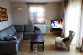 Apartmanska kuća s pogledom na more, Medulin, Дом