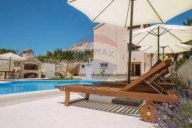 Baška - prekrasna villa s bazenom, Baška, Casa