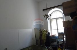 PULA, CENTAR, trosoban  stan  od 77 m2, Pula, Appartment