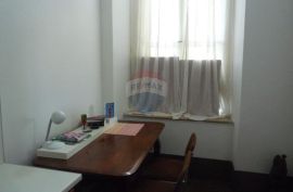 PULA, CENTAR, trosoban  stan  od 77 m2, Pula, Appartement