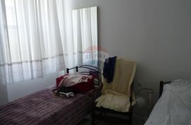 PULA, CENTAR, trosoban  stan  od 77 m2, Pula, Appartement