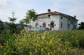 ISTRA - BUZET - RESTORAN - KONOBA - OPREMLJEN I U FUNKCIJI, Buzet, Famiglia