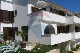 Baška-Batomalj-prodajemo vilu s pet apartmana, od mora 1,5km, bazen, Baška, Haus