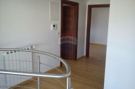 Lovran - Dvoetažni stan 134 m2 sa garažom i okućnicom, Lovran, Appartment