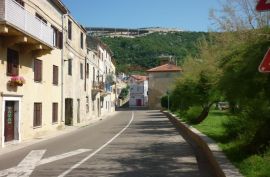 Bakar - centar, starina sa zemljištem 3100 m2, Bakar, بيت