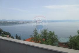 OPATIJA - STAN 240m2 - PARKING - NAJAM, Opatija, Apartamento