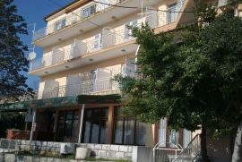 Dramalj - kuća sa 17 soba i ugostiteljskim objektom!, Crikvenica, House