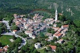 Čarobna istarska starina s ognjištem - RENOVIRANO, Gračišće, House