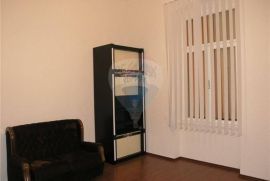 RIJEKA - CENTAR - STAN 170 m2 - I KAT, Rijeka, Daire