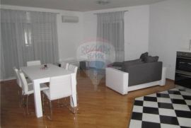 Martinkovac,luksuzni stan za najam,3s+db, Rijeka, Appartement