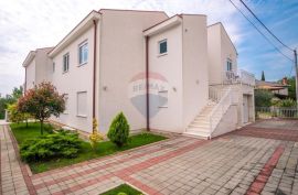 STAMBENO TURISTIČKI OBJEKT – IKA, 420m2, blizina mora, Opatija - Okolica, House