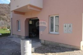 OREHOVICA-110M2 P.P. U PRIZEMLJU ZA NAJAM, Rijeka, Commercial property