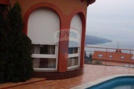 OPATIJA - stan u urbanoj vili sa vlastitim bazenom, garaža, Opatija, Appartment