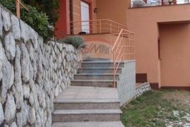 OPATIJA - stan u urbanoj vili sa vlastitim bazenom, garaža, Opatija, Flat