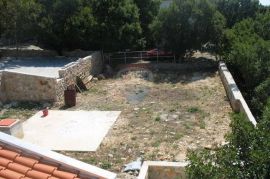 Novogradnja sa 3 stana, 30 m od mora - idealno za turizam!, Starigrad, House