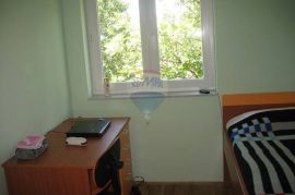 Novogradnja sa 3 stana, 30 m od mora - idealno za turizam!, Starigrad, House