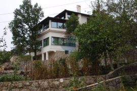 REŠETARI - posjed sa 3 kuće i 9.000 m2 građevinskog zemljišta (dozvola za starački dom), Kastav, House