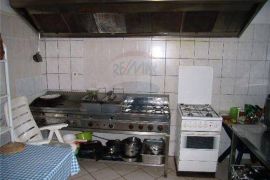 Restoran sa 11 apartmana, Malinska-Dubašnica, Σπίτι