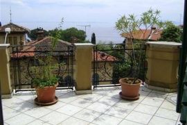 OPATIJA - VOLOSKO, POGLED, BALKON, 50 m. OD MORA, Opatija, Flat