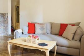 Opatija-centar, stan s balkonom, 50m od mora, Opatija, Apartamento