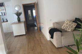 Opatija, stan, 3S+DB, s pogledom na more, garažom i terasom s bazenom, Opatija, Apartamento