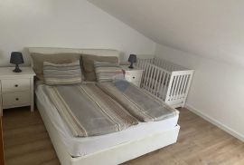 Opatija, stan, 3S+DB, s pogledom na more, garažom i terasom s bazenom, Opatija, Apartamento