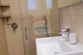 OPATIJA - stan u visokom prizemlju s velikom terasom, Opatija, Appartement