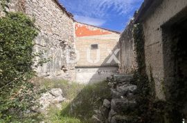 ŠIBENIK, TISNO - Teren za izgradnju vikendice, Tisno, Casa