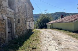 Istra okolica Buzeta kamena starina velikog potencijala, Buzet, House