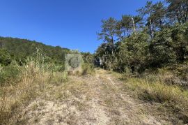 Istra okolica Buzeta kamena starina velikog potencijala, Buzet, Σπίτι