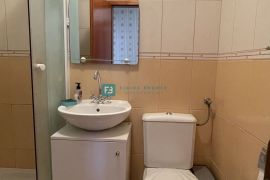 VODICE, namješten stan, prizemlje, pogled na more, Vodice, Apartamento